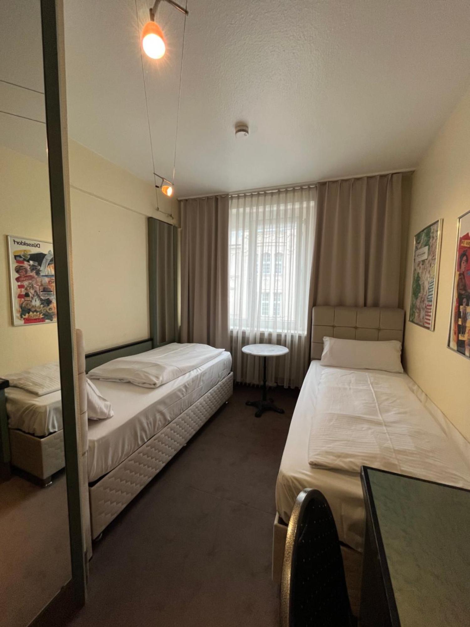 Hotel Monopol City Centre Дюссельдорф Екстер'єр фото