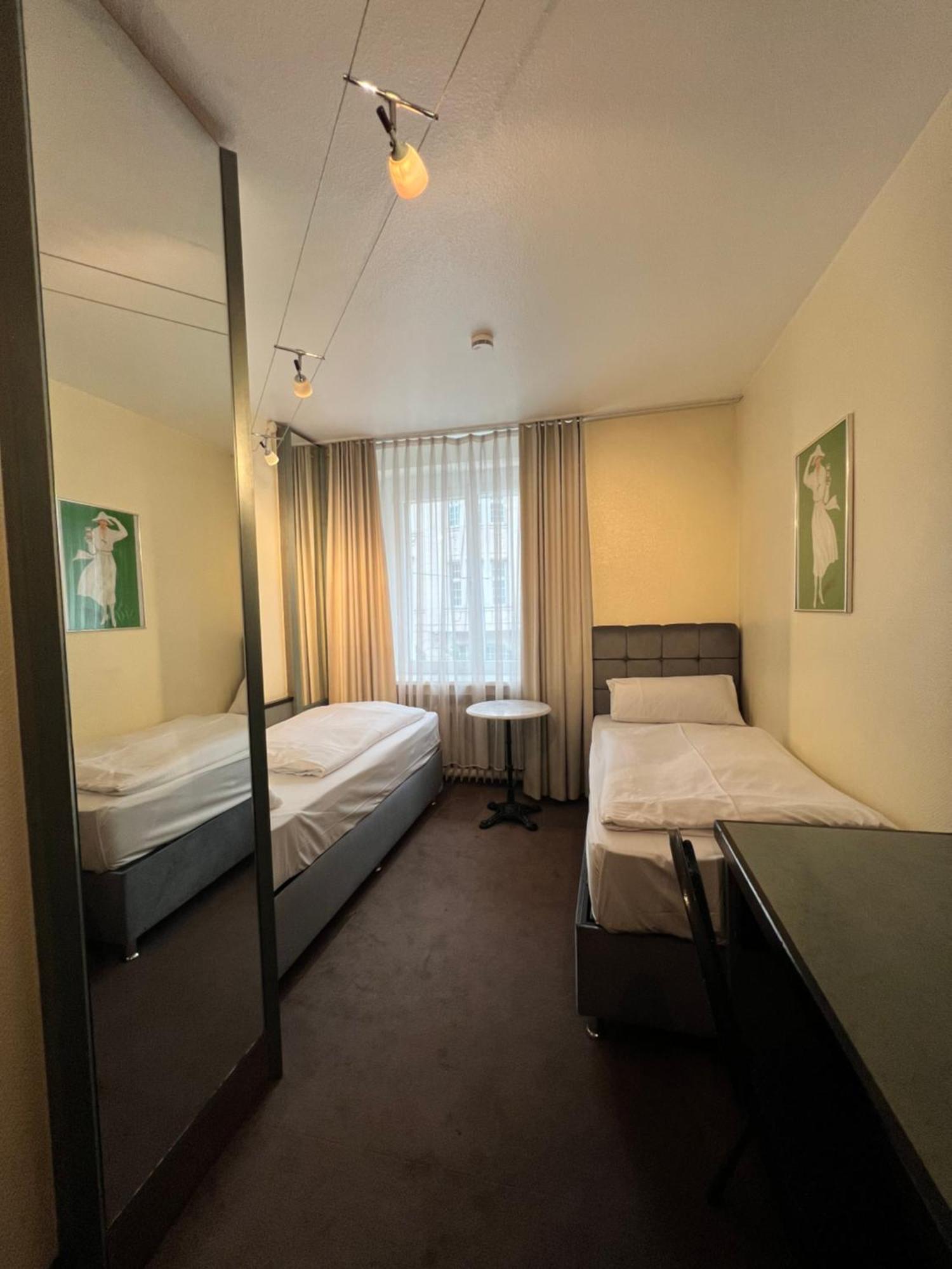 Hotel Monopol City Centre Дюссельдорф Екстер'єр фото